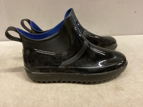 Xia & Han Men's Waterproof Shoes - Lot 176