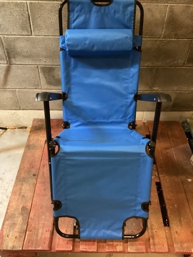 Folding Lounge Chair, Blue - Lot 245