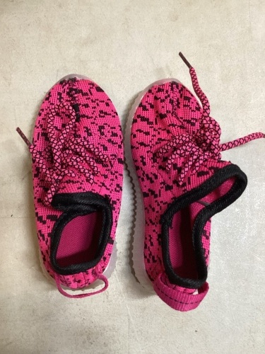 Kids Flashing LED Running Shoes, Size 25EU - Lot 399