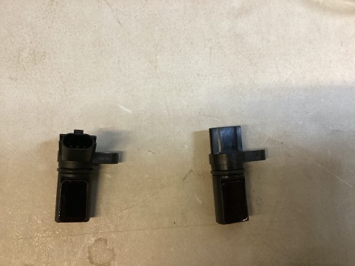 Left/Right Side Camshaft/Crankshaft Position Sensors, Compatible with PC461 PC460 Infinity Fx35 G35 Nissan Altima - Lot 436
