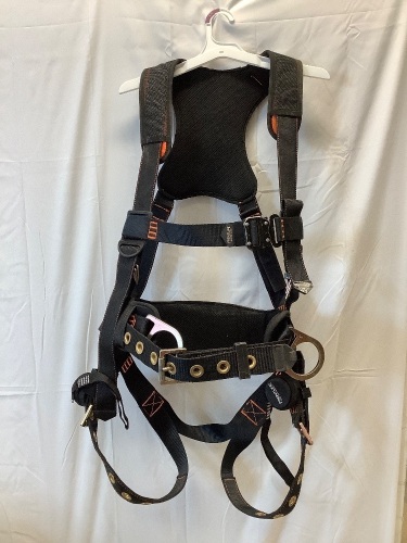 Safety Harness, 32-44" - Lot 189