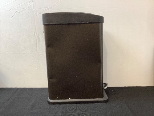 Small Step Trashcan - Lot 413