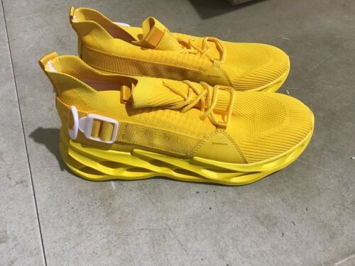 Men's Blade Running Shoes, Size 44 - Lot 467