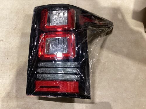 Passenger Side Tail Light for Range Rover 2013-2020 - Lot 854