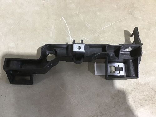 Headlight Bracket  - Lot 922