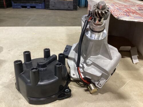Ignition Distributor for Nissan Frontier Xterra QX4 Pathfinder Quest SE V6 3.3L - Lot 669
