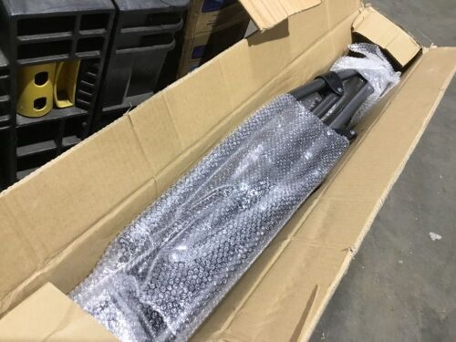 Bonnlo Folding Patio Chair  - Lot 692