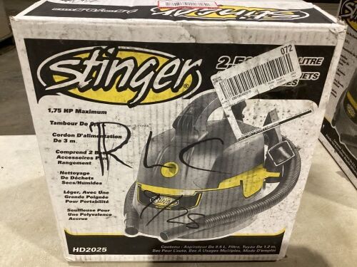 Stinger 2.5 Gallon 1.75 Peak HP Compact Wet/Dry Shop Vacuum with Filter Bag, Hose and Accessories - Lot 1003