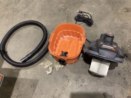 RIGID 4 Gallon 5.0 Peak HP Portable Wet/Dry Shop Vacuum with Fine Dust Filter, Locking Hose - Lot 1086