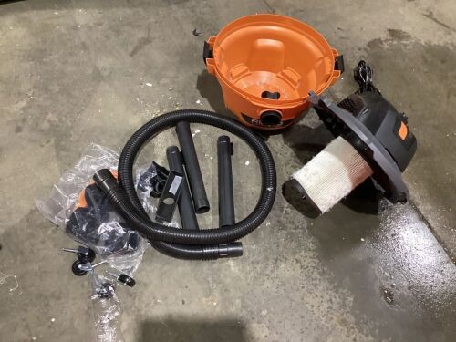 RIGID 6 Gallon 3.5 Peak HP NXT Wet/Dry Shop Vacuum with Filter, Locking Hose and Accessories - Lot 546