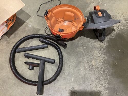 RIGID 6 Gallon 3.5 Peak HP NXT Wet/Dry Shop Vacuum - Missing Filter & Wheels  - Lot 1186
