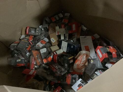 Large Lot of Doorknobs, Locks & Hardware, Store Returns  - Lot 602