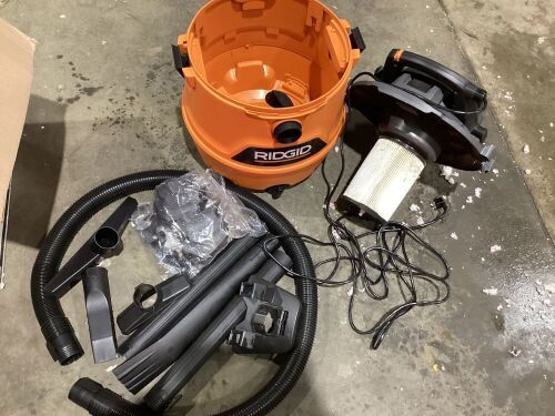 RIGID 16 Gallon 6.5 Peak HP NXT Wet/Dry Shop Vacuum with Detachable Blower, Filter, Locking Hose and Accessories - Lot 800