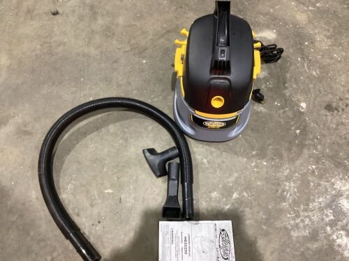 Stinger 2.5 Gallon 1.75 Peak HP Compact Wet/Dry Shop Vacuum - Missing Filter - Lot 943