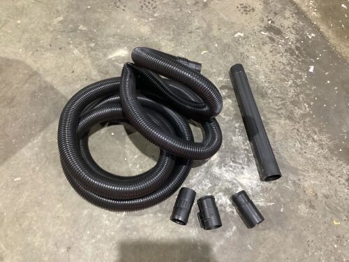 RIGID 2-1/2 in. x 20 ft. Dual-Flex Tug-A-Long Locking Vacuum Hose for RIDGID Wet/Dry Shop Vacuums - Hose Kinked - Lot 1154