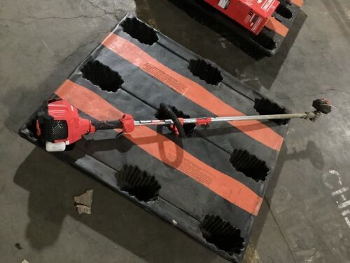 Craftsman 27cc 2-Cycle Gas Powered Straight Shaft String Trimmer - Missing Pull Rope - Lot 783