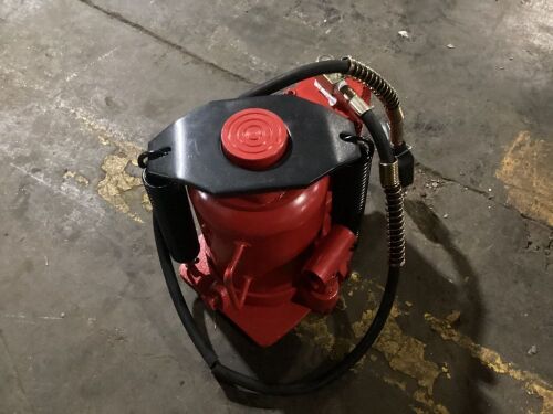 32T Air/Hydraulic Bottle Jack  - Lot 443