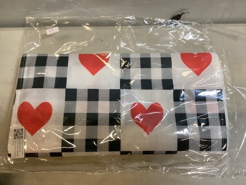 Valentine Checked Table Runner - Lot 302