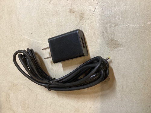 Lot of 2 Adapter/Charger - Lot 374