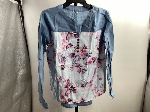 Women's Long Sleeve Shirt, Large - Lot 127