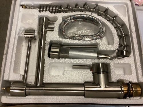 Kitchen Faucet with Pull out Sprayer - Lot 490
