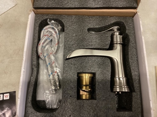 Single Handle Faucet - Lot 449