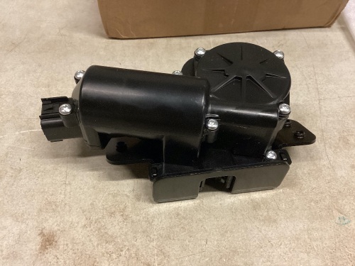 LYW Tailgate Lock Actuator Compatible w/ Escalade Equinox Suburban Tahoe Yukon - Lot 518