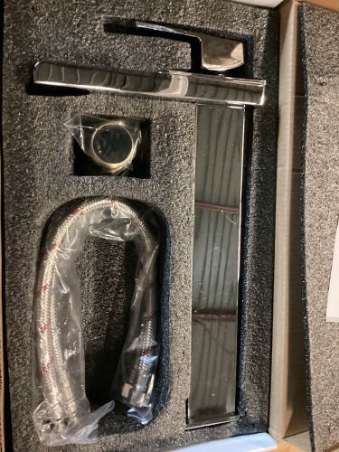 Faucet, Cosmetic Damage - Lot 548