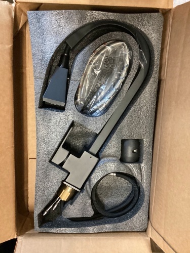 Matte Black Kitchen Faucet Pull Out Sprayer, Single Hand, Swivel Mixer Tap - Lot 719