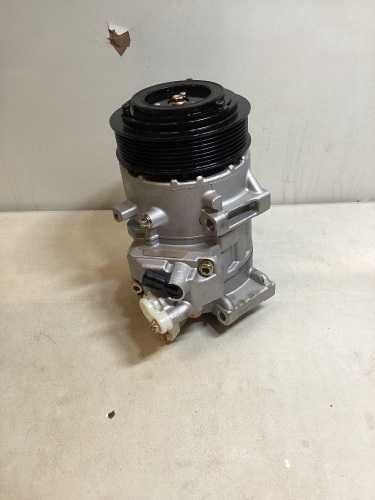 AC Compressor, Make/Model Unknown - Lot 806