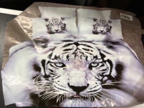 Tiger Sheet Set, Size Uknown - Lot 843
