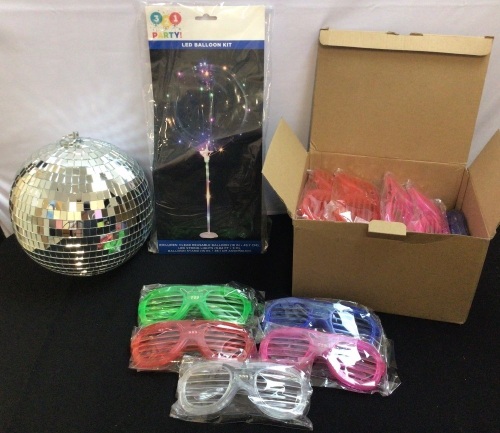 Bundle of Party Supplies - Lot 138