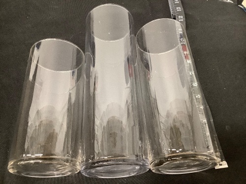Set of 3 Glass Vases - Lot 466