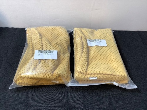 Lot of (2) 2pk Decorative Pillow Cases - Lot 570