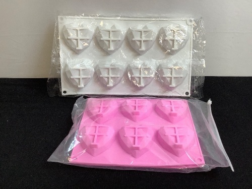 3 Trays of Heart Silicone Molds - Lot 228