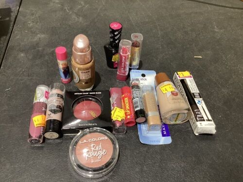 Lot of Makeup  - Lot 629