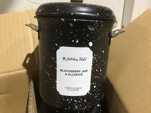 Case of (4) Holiday Style 15oz Candles with Lids - Lot 933