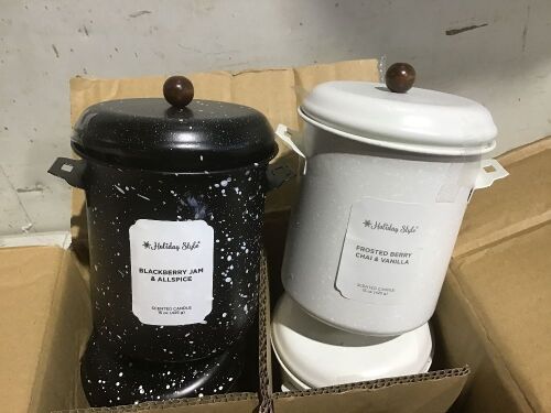 Case of (4) Holiday Style 15oz Candle with Lid - Lot 194