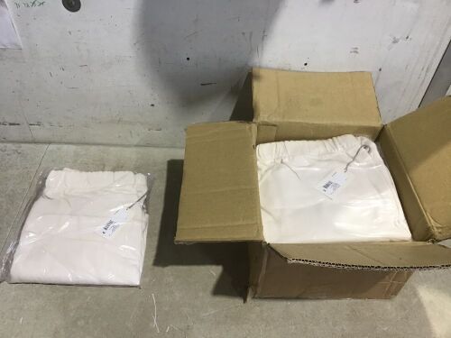 Case of (6) Women's Cream Shorts, 4X - Lot 823