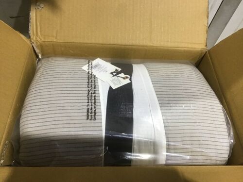 Twin Microstripe Quilt, Taupe/Navy - Lot 1177