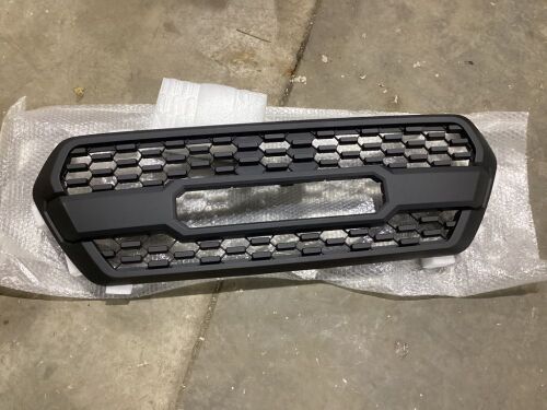 2019-2021 Toyota Tacoma Grill - Lot 1203