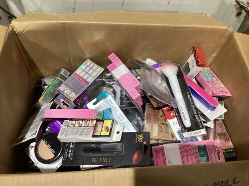 Box Full of Makeup - Lot 328