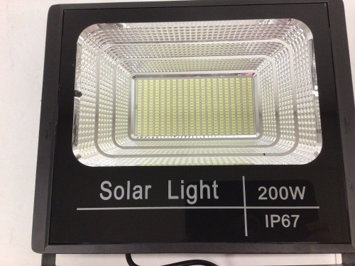 Solar Light 200W, E-Commerce Return, Untested, Sold as is - Lot 9