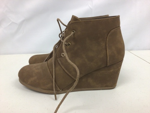 Natural Reflections Women's Wedge Boots, 8 - Lot 377