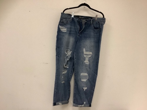 Natural Reflections Capri Jeans, Size 16, E-Comm Return - Lot 367