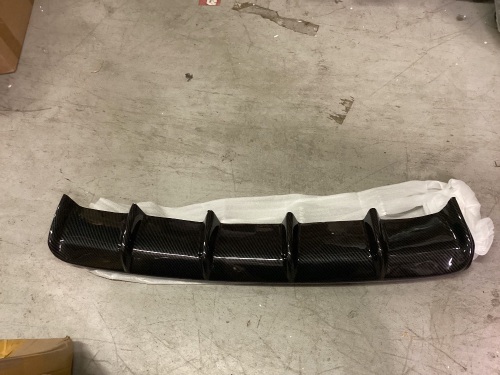 Car Rear Shark 6 Fin Spoiler, 92 cm - Lot 297