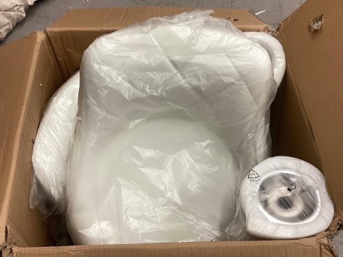 Set of Padded White Chairs - Lot 755