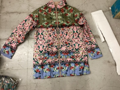 Ladies Furry Lined Floral Hooded Jacket, Size L - Lot 302