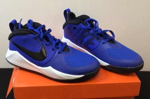 Nike Kids Shoes, 5Y - Lot 56