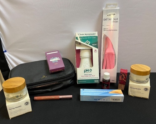 Bundle of Beauty Supplies - Lot 115